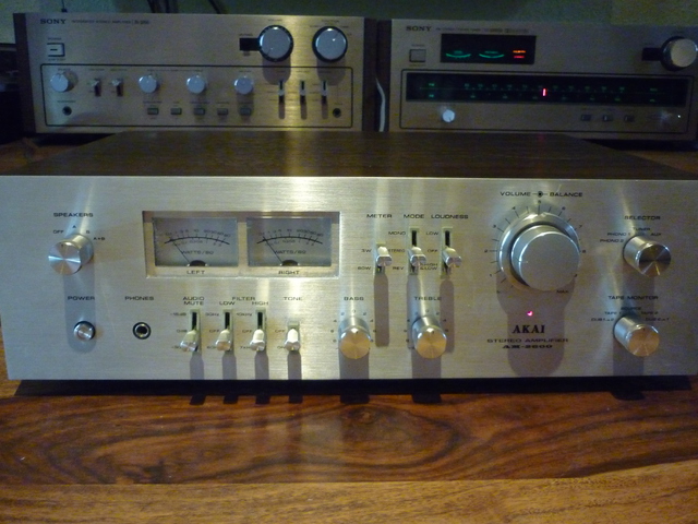 Akai AM 2600