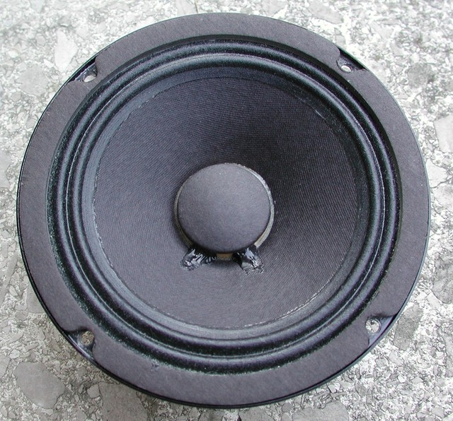 Eminence Alpha6 Vorne 1