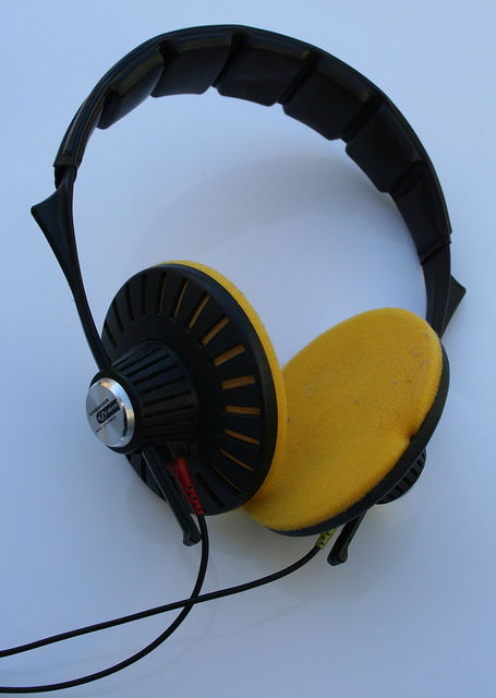 852px Sennheiser HD424