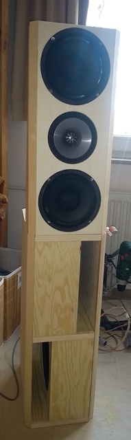 KEF UniQ D´Appolito Und Doppelbass-S-Dipol Vorne