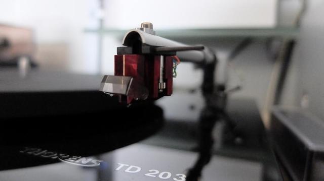 Thorens TD 203