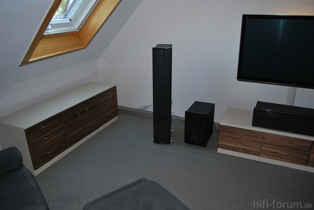 Linke nuVero 11 mit AW-35 Subwoofer