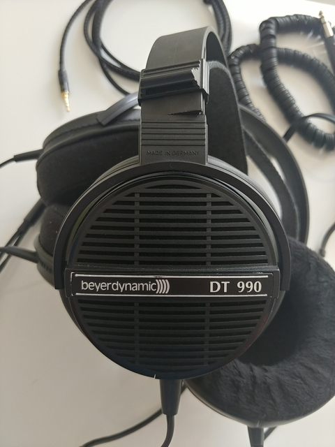 DT 990 old black