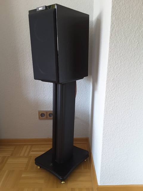 KEF R300 