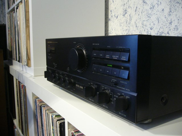 Onkyo A-8690 seitlich