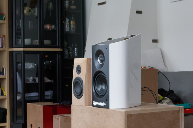 Twiggy Vs Sonus Faber Vernere 1.5 Close-up