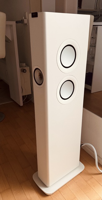 KEF LS60