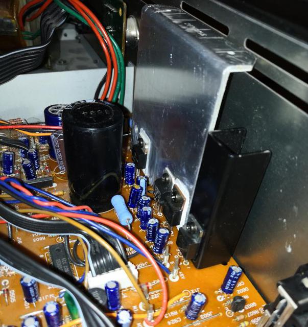 Onkyo TA 2360 Kühlung Spannungsregler