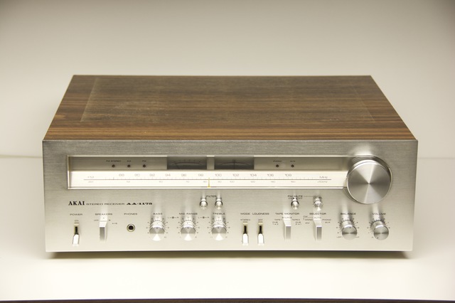 AKAI AA-1175