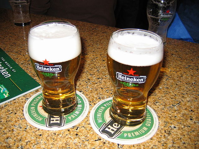 800px Two Glasses Of Heineken Pilsener
