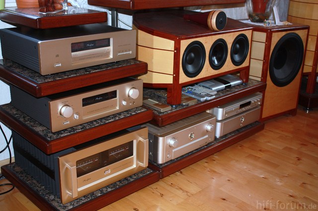 Accuphase-Marantz-Anlage