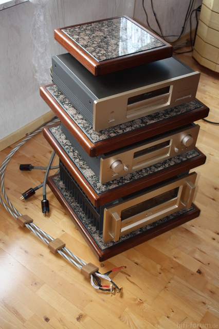 Accuphase Turm