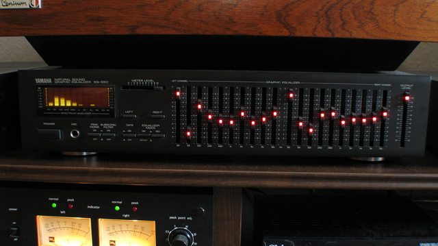 Yamaha EQ-550 