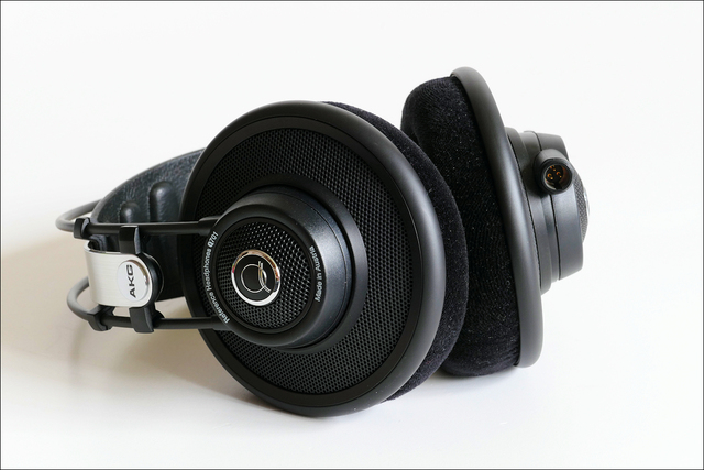 Akg_3