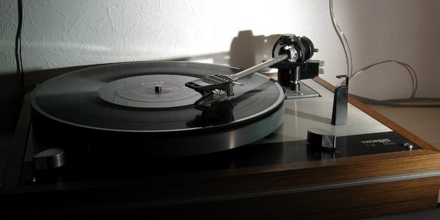 Thorens 160 frisch geputzt