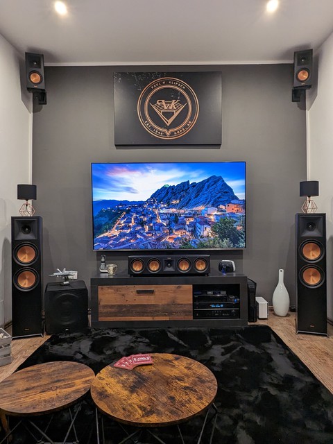 PXL 20230303 161756700 MP~2