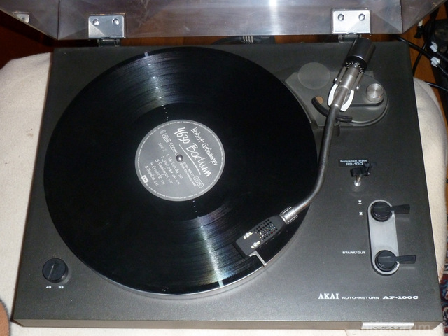 Akai AP-100C Plattenspieler