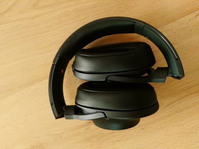 Sony MDR 100 Gefaltet