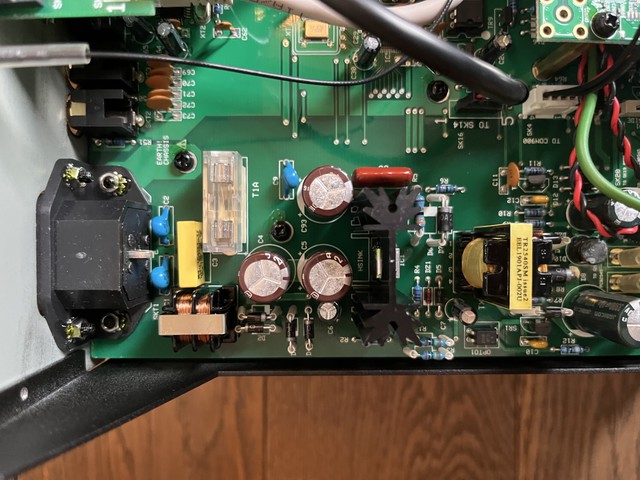 Vorderseite M1 Clic - Power-Taster