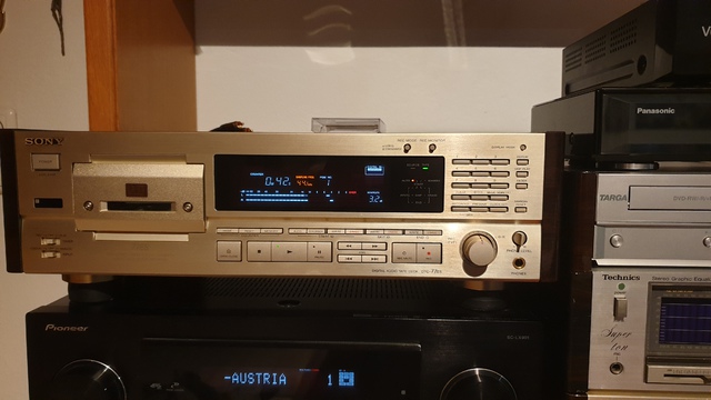 Sony DTC 77 ES