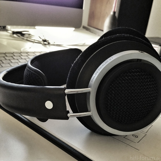 Philips Fidelio X1