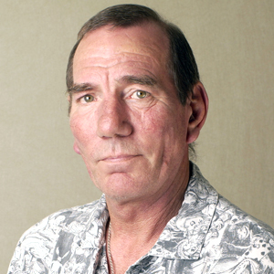 300 PetePostlethwaite Tg 010311