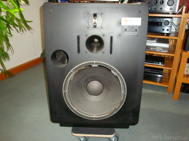 JBL L300