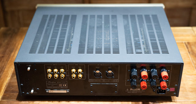 Accuphase E-212