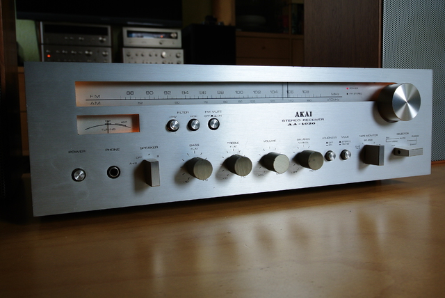 AKAI AA1020 + Canton LE400