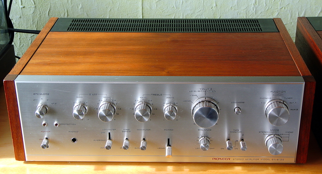 Pioneer SA8100