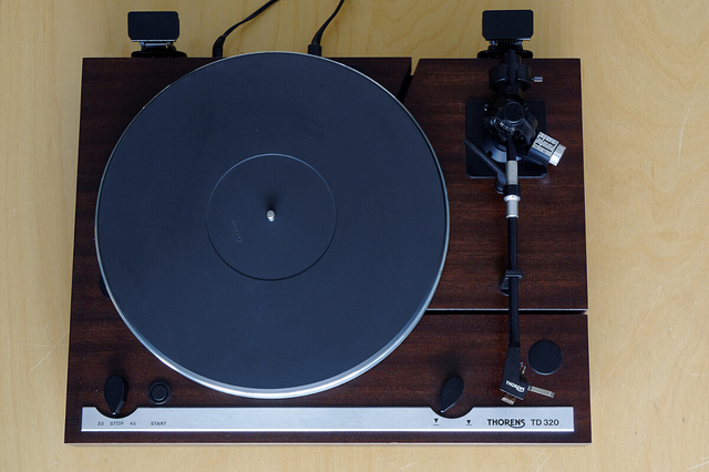 Thorens TD320