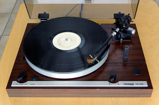 Thorens TD320