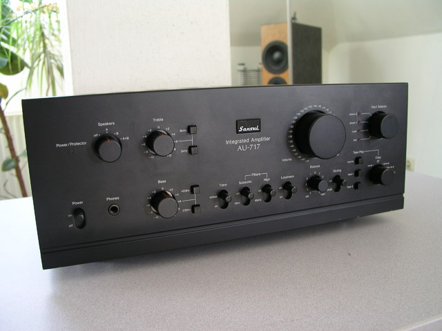 SANSUI AU-717