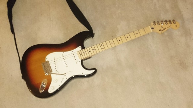 Fender (Mexico) Standard Stratocaster MN BSB own (bearbeitet oder was)