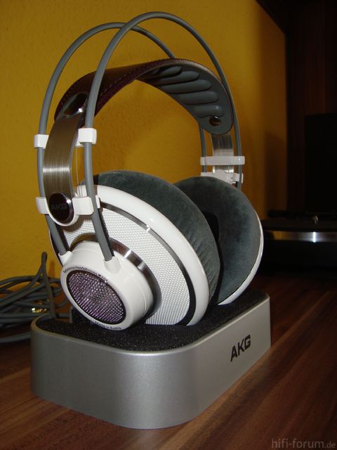 AKG K701