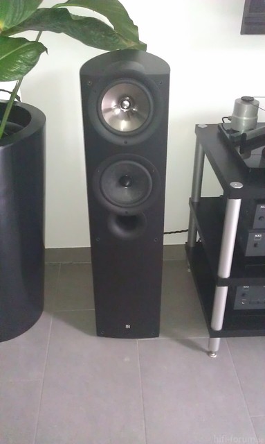 KEF Iq7