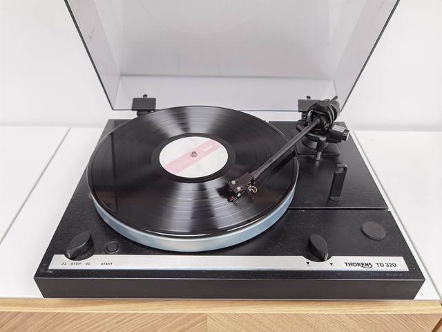 Thorens TD 320 