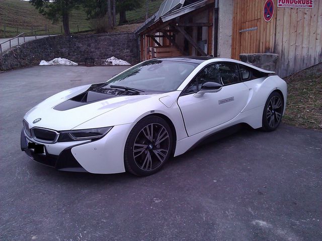 I8