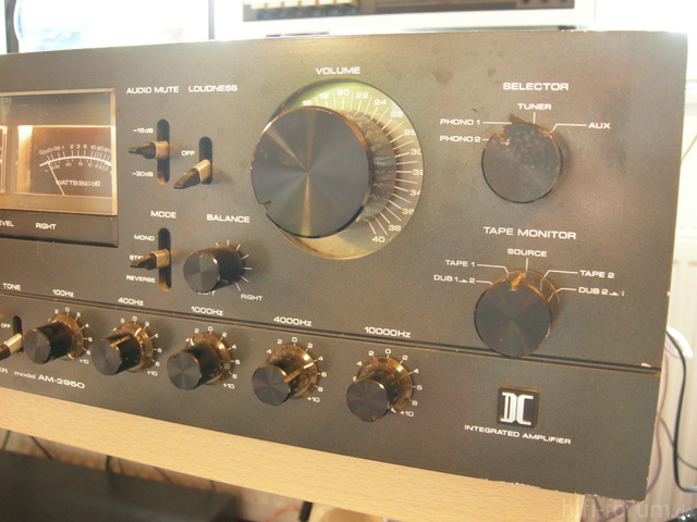 Akai AM-2950