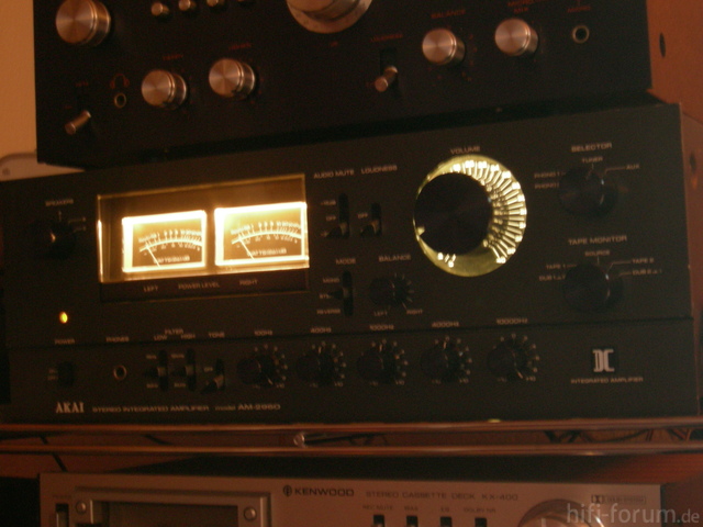 Akai AM-2950