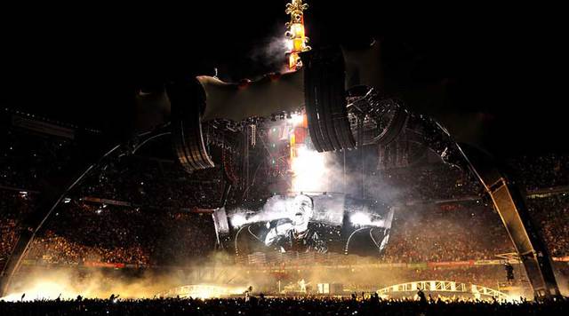 U2 live