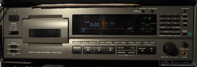 Sony PCM-2700A