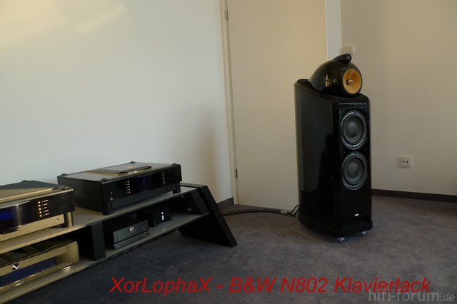 XorLophaX B&W N802 Klavierlack