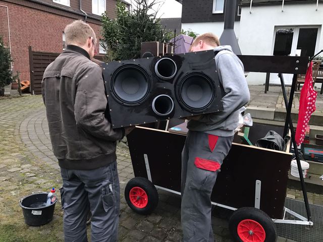 2x 10-250/8A Subwoofer Bollerwagen