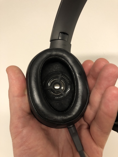 MDR-100AAP