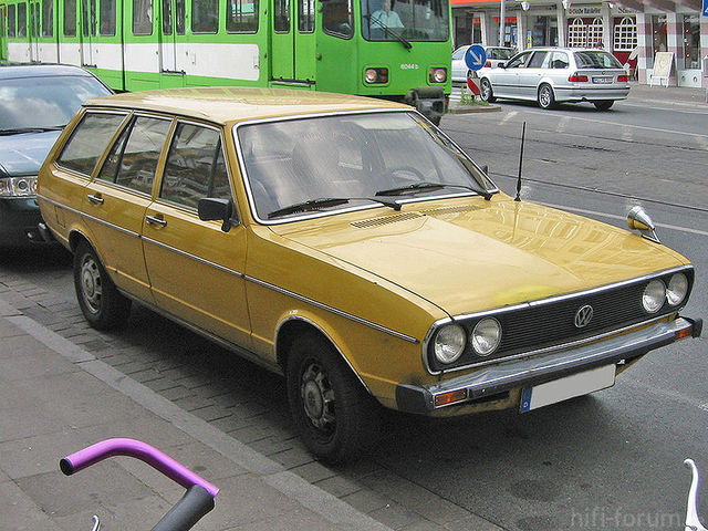 Vw_passat_b1_variant-pissgelb