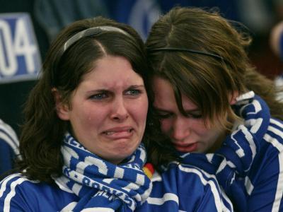 46801 60%A0000 Schalke Fans Verstummen Beim Public Viewing