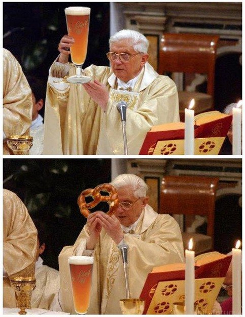 Papst Mit Bier Und Brezel