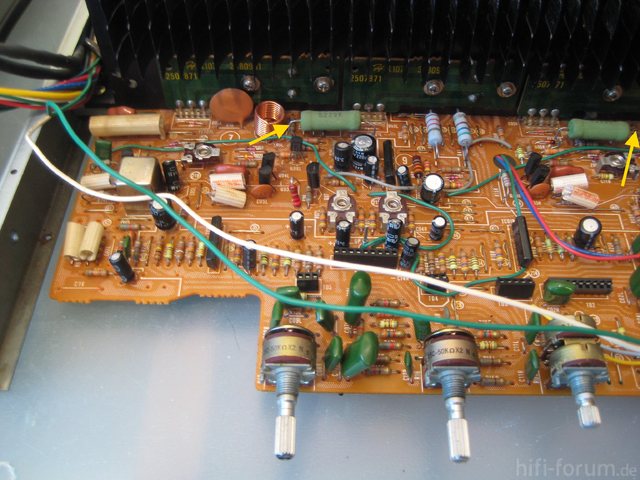 Hitachi HA-5700 PCB naked inside measure DC offset on source resistor
