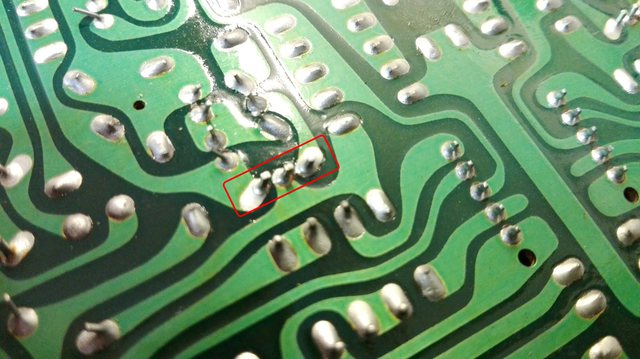 Luxman L-410 PCB with clear example of bad solder joints